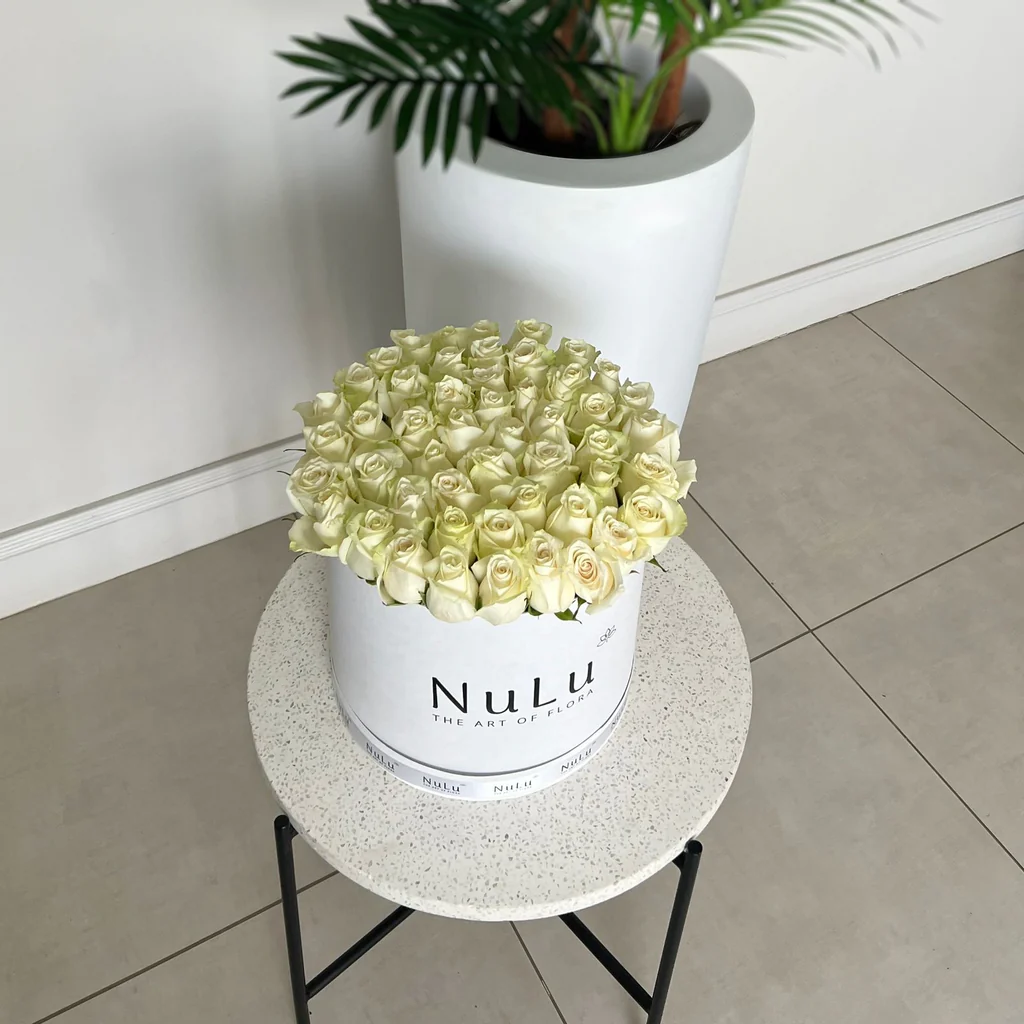 White Roses in A Box - Image 4